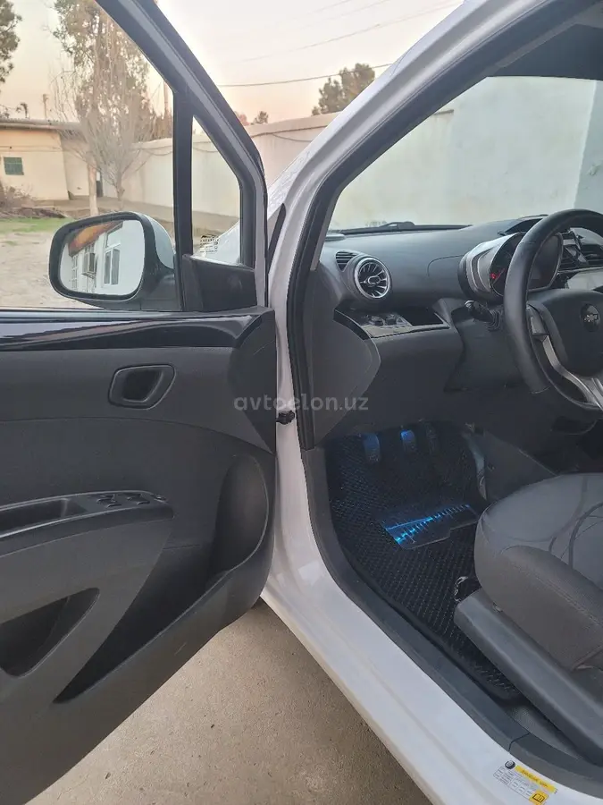 Chevrolet Spark,  3 позиция