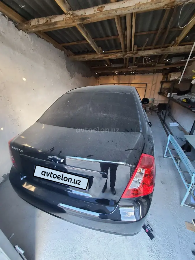 Chevrolet Gentra,  1 позиция Газ-бензин