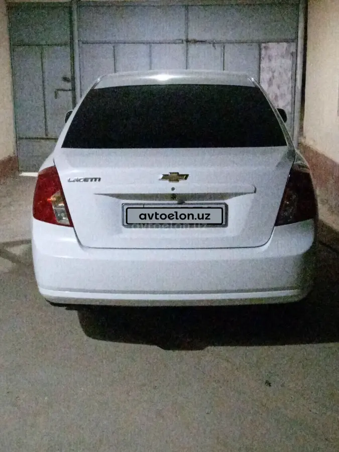 Chevrolet Gentra,  1 позиция Газ-бензин