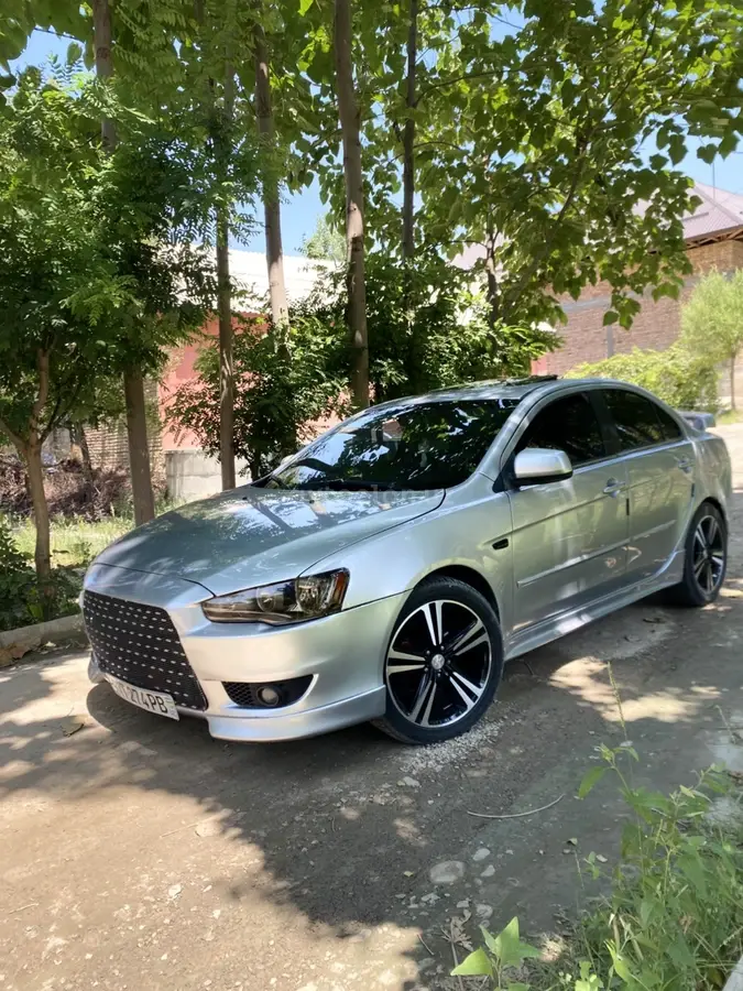 Mitsubishi Lancer
