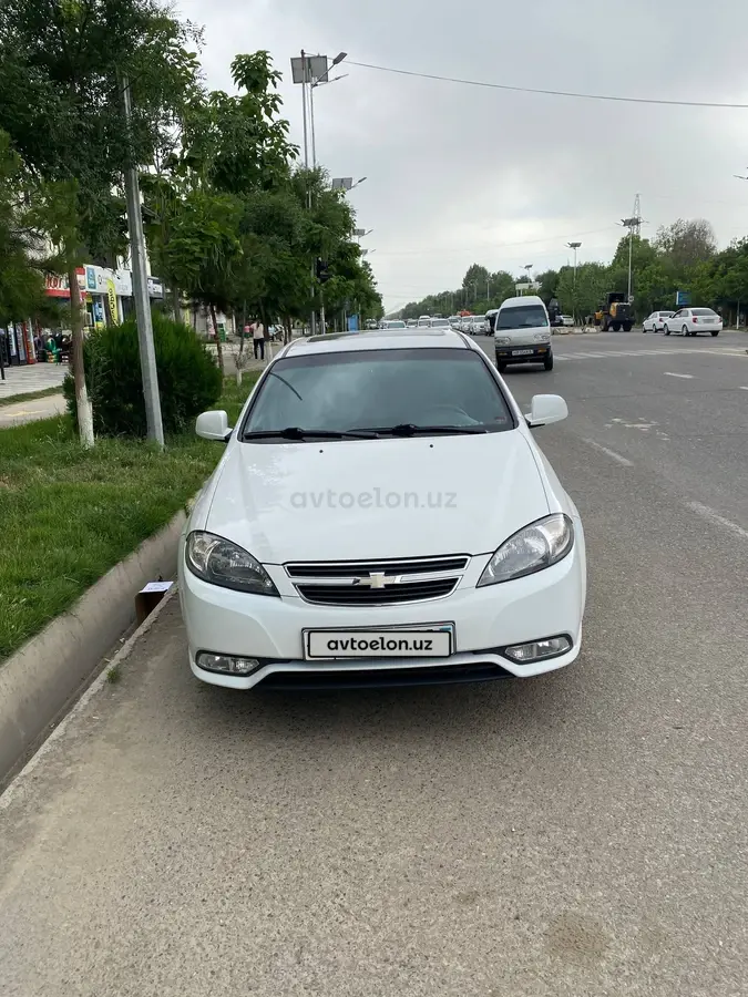 Chevrolet Gentra,  3 позиция