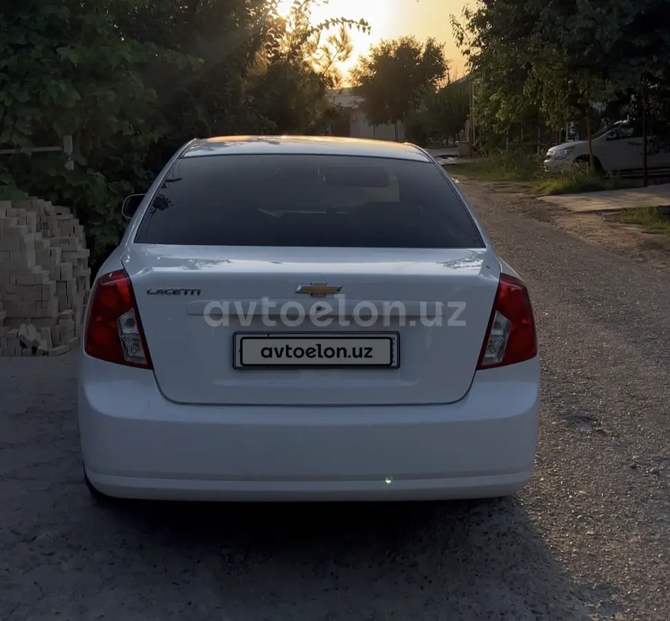 Chevrolet Gentra,  3 позиция