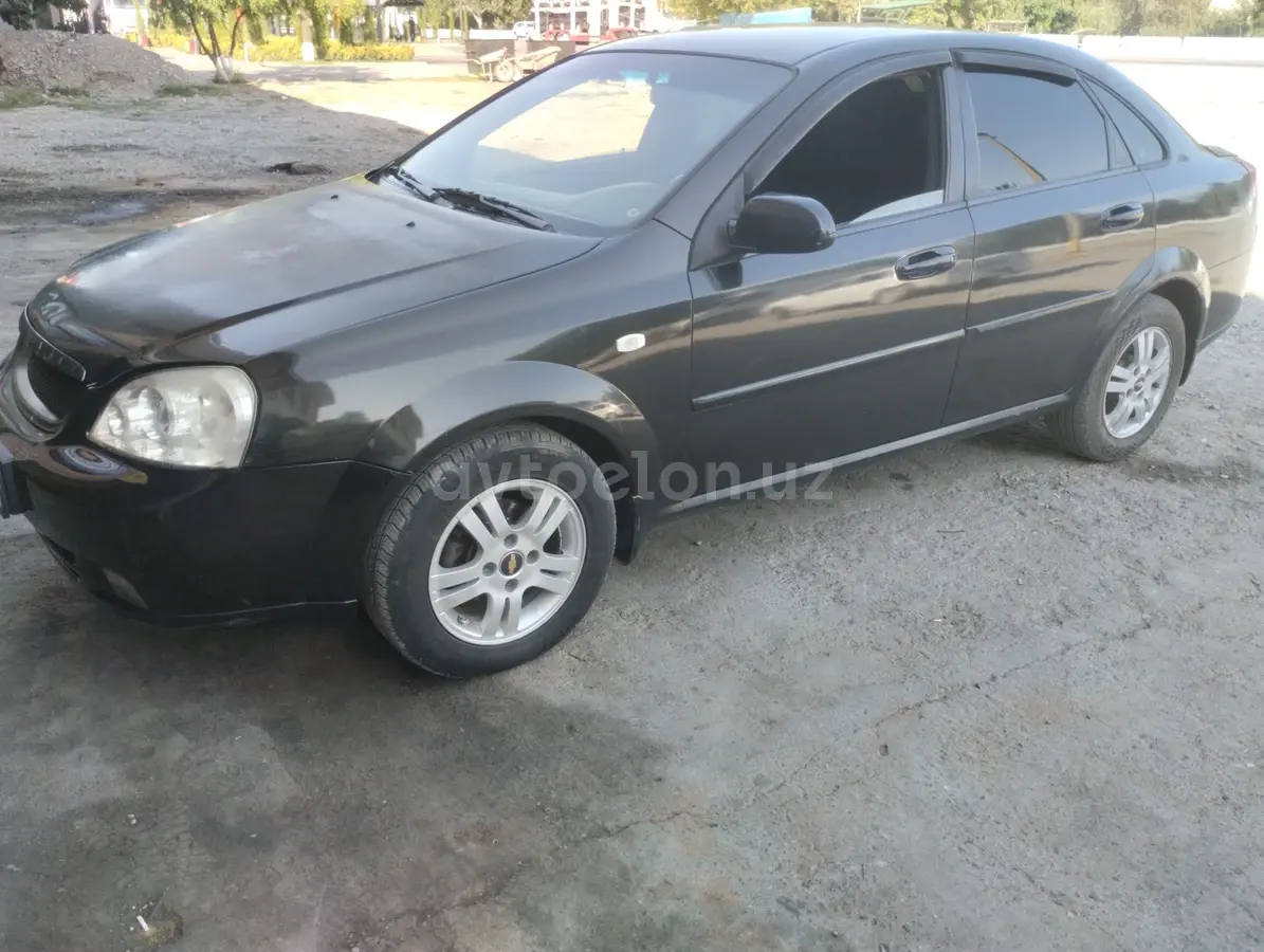 Chevrolet Lacetti,  1 позиция Газ-бензин