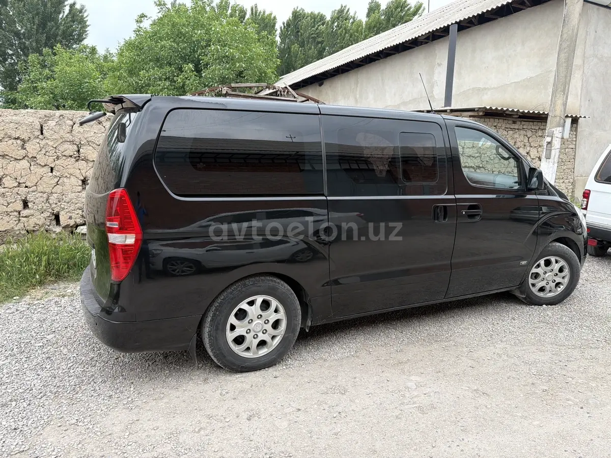 Hyundai Grand Starex