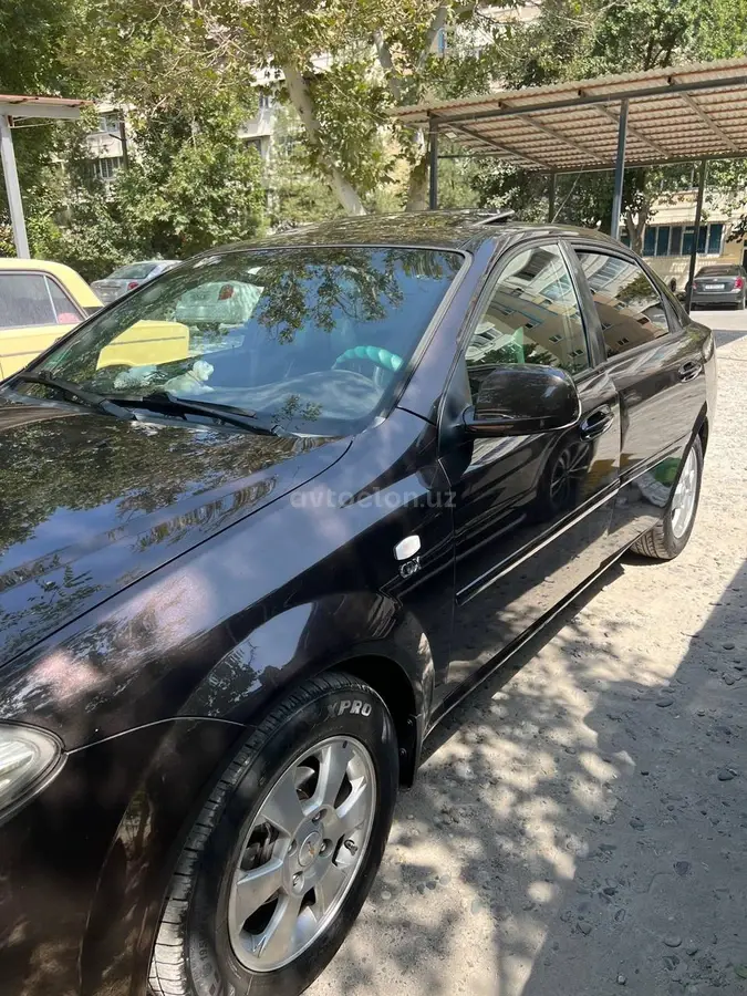 Chevrolet Gentra,  3 позиция