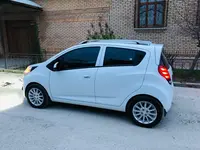 Белый Chevrolet Spark, 4 позиция 2020 года, КПП Автомат, в Шахрисабз за 8 200 y.e. id7088858