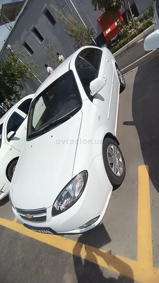 Chevrolet Gentra,  1 позиция