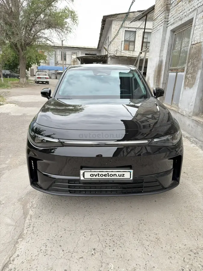 Leapmotor C10