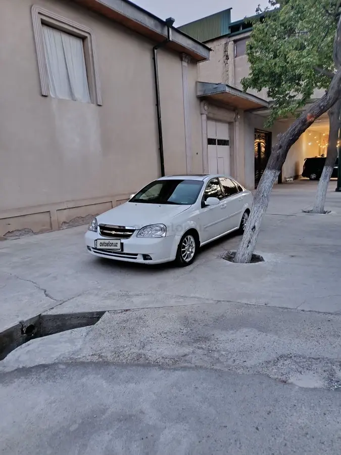 Chevrolet Lacetti,  3 позиция