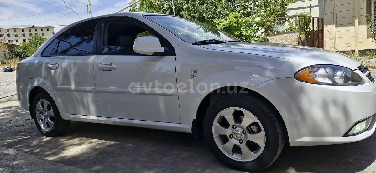 Chevrolet Gentra,  3 позиция