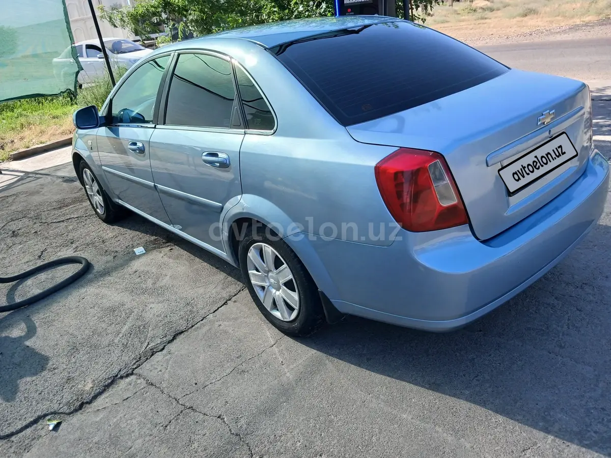Daewoo Gentra,  1 позиция Газ-бензин