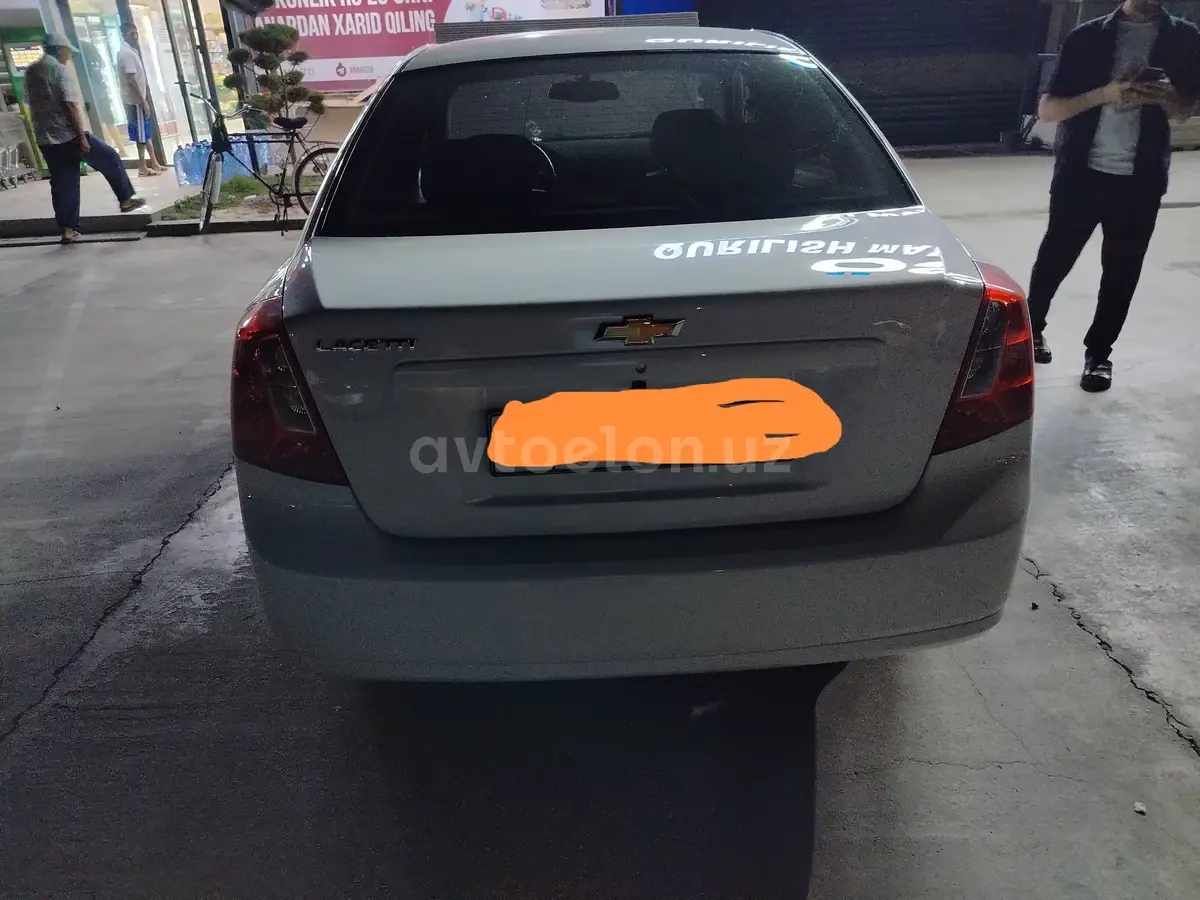 Chevrolet Gentra,  1 позиция Газ-бензин