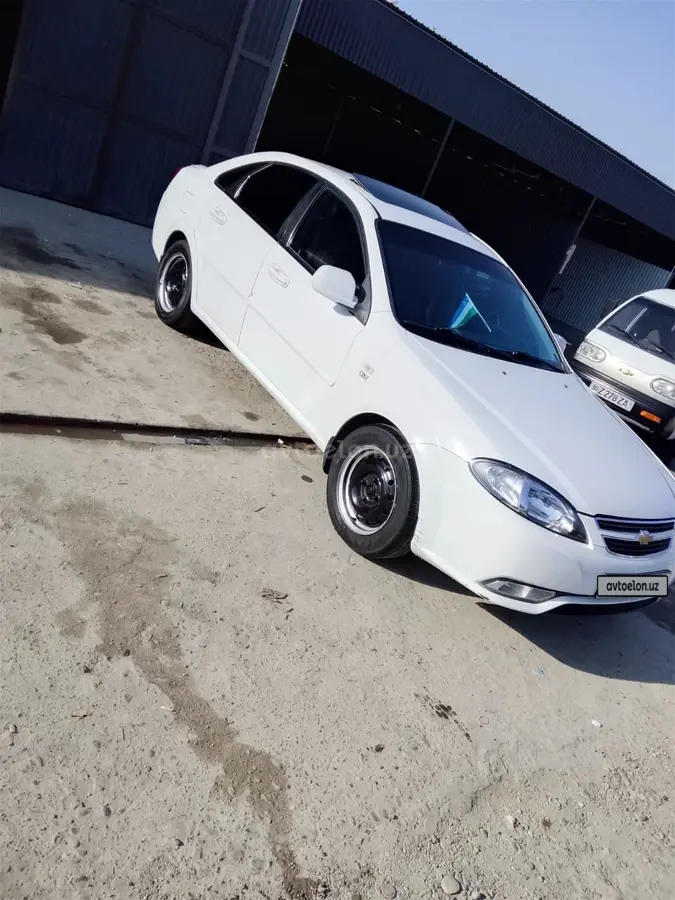 Chevrolet Gentra,  3 позиция