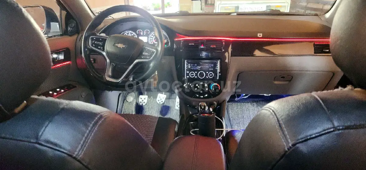 Chevrolet Gentra,  1 позиция Газ-бензин