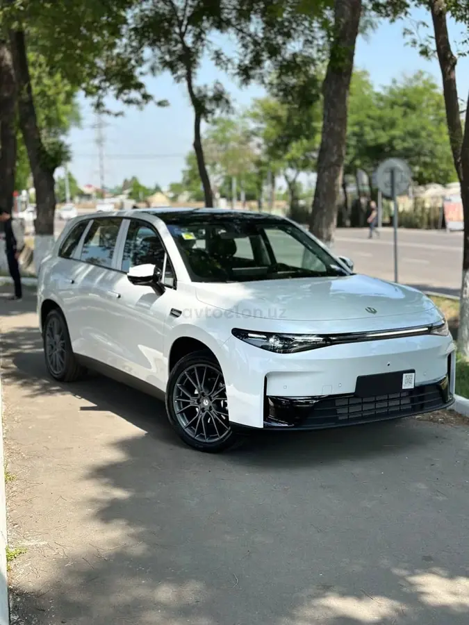 Leapmotor C10