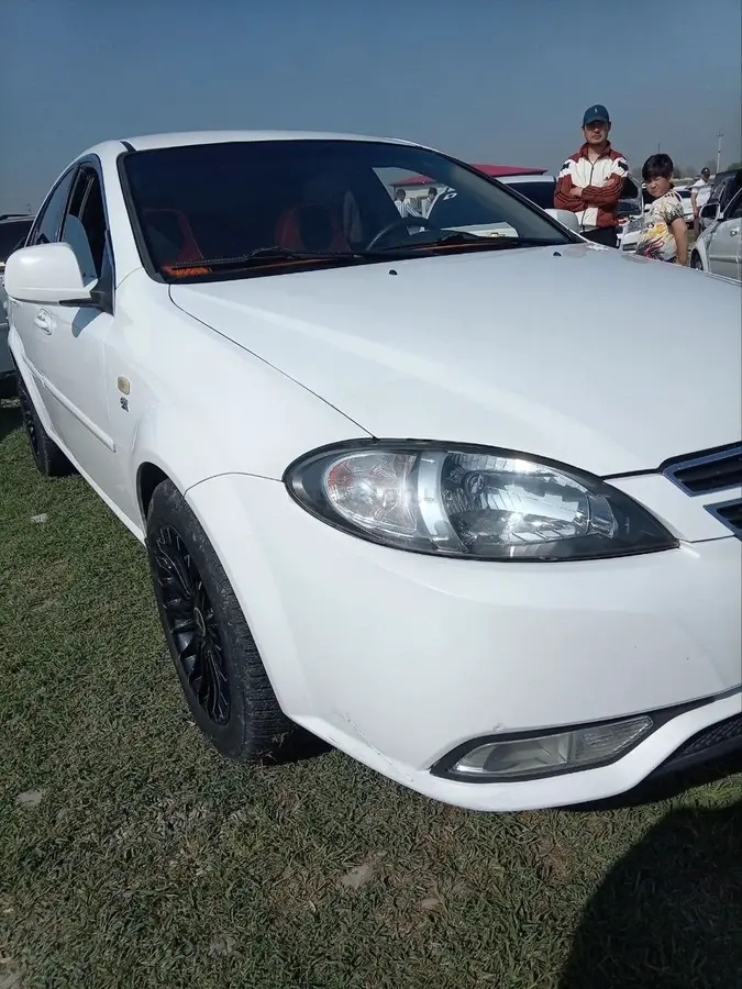 Chevrolet Gentra,  2 позиция