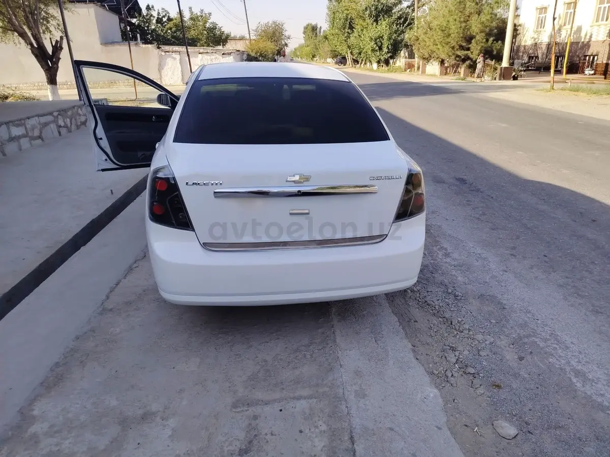 Chevrolet Lacetti,  3 позиция