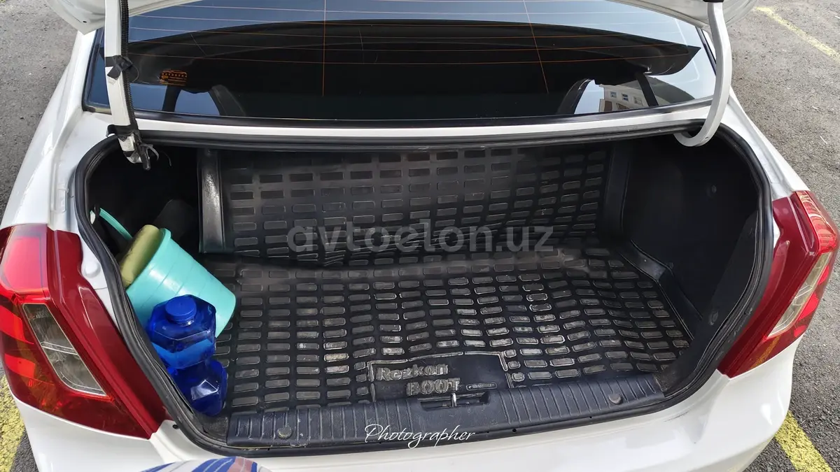 Chevrolet Gentra,  1 позиция Газ-бензин
