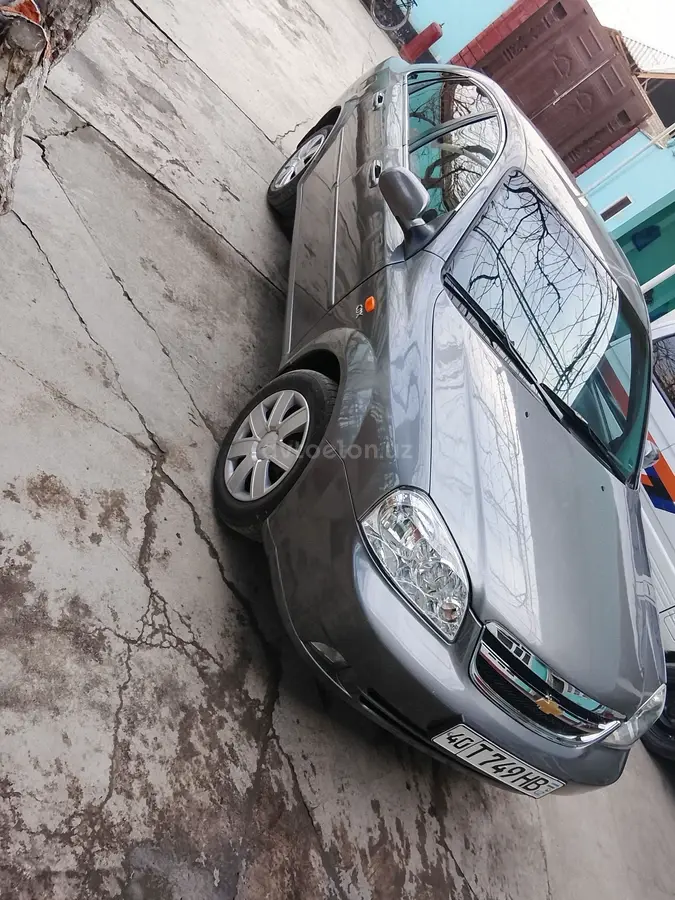 Chevrolet Lacetti,  1 позиция Газ-бензин
