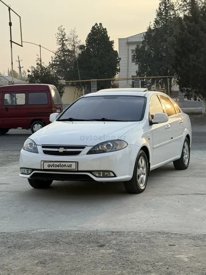 Chevrolet Gentra,  3 позиция