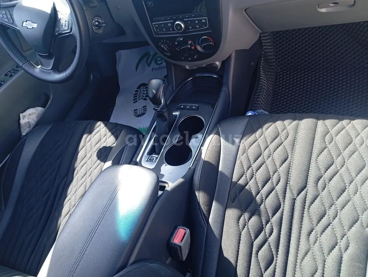 Chevrolet Gentra,  3 позиция