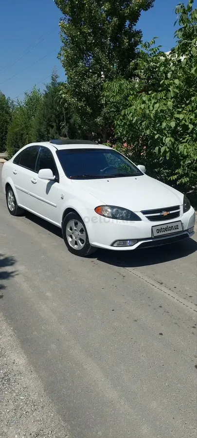Chevrolet Gentra,  3 позиция