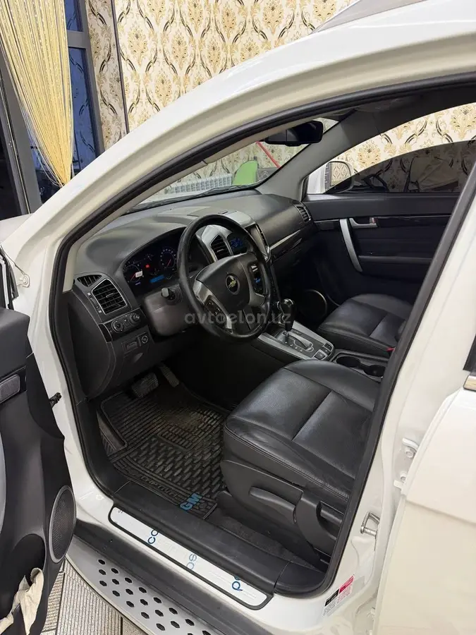 Chevrolet Captiva,  3 позиция