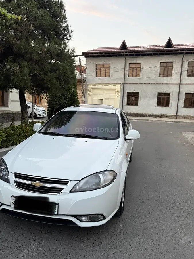 Chevrolet Gentra,  3 позиция