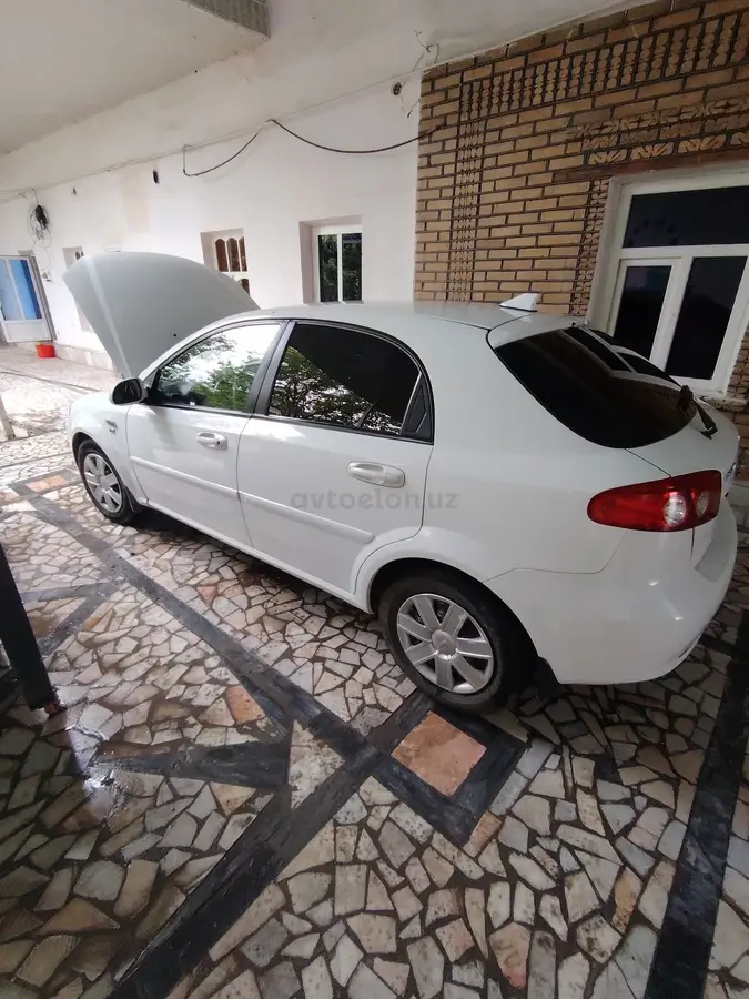 Chevrolet Gentra,  2 позиция