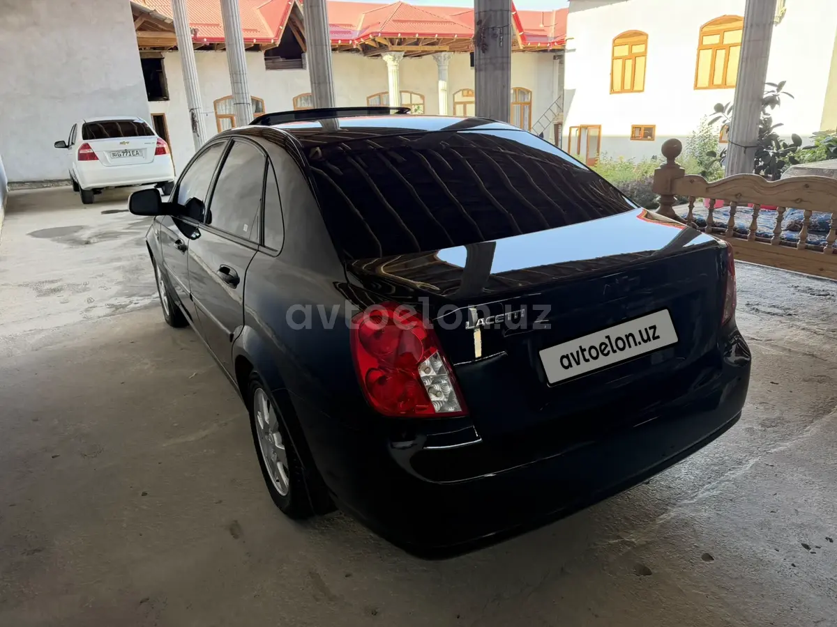 Chevrolet Gentra,  3 позиция
