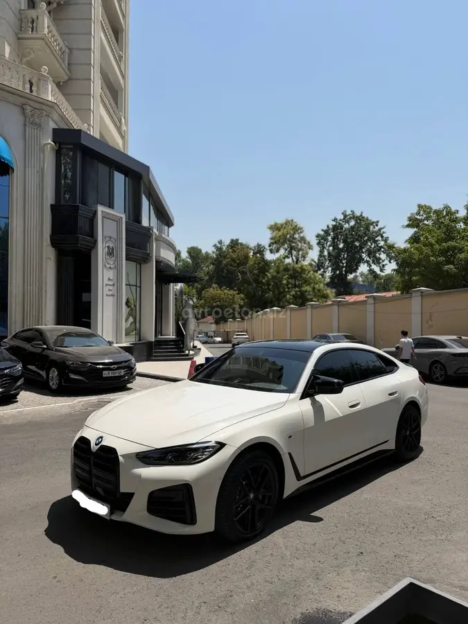 BMW i4