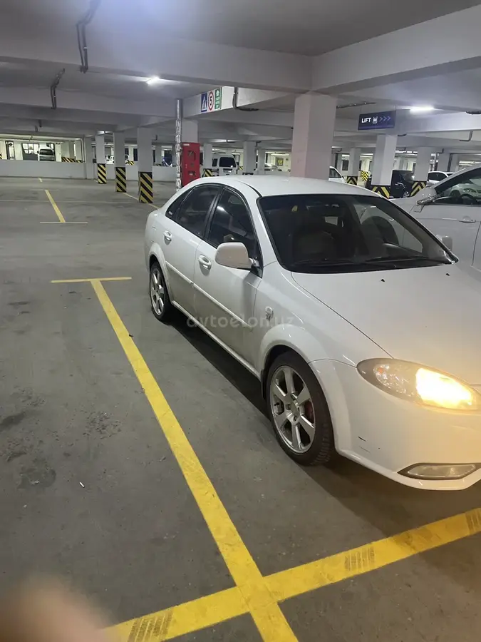 Chevrolet Gentra,  1 позиция