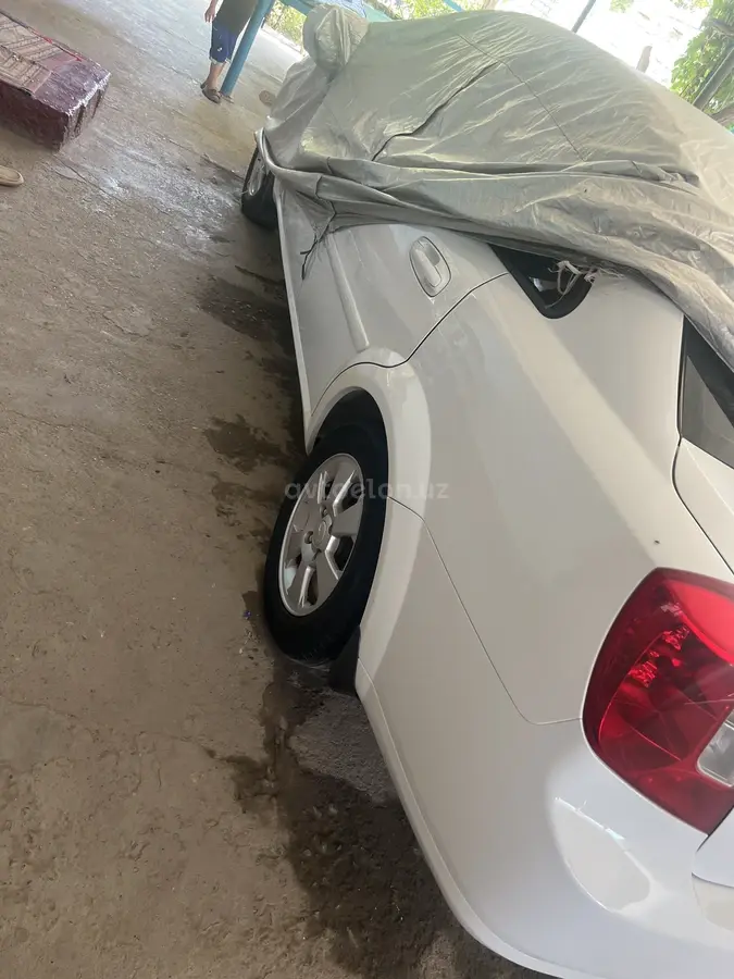 Chevrolet Gentra,  2 позиция