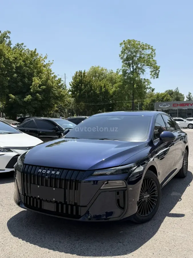 Roewe M7
