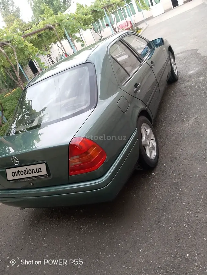 Mercedes-Benz C 180