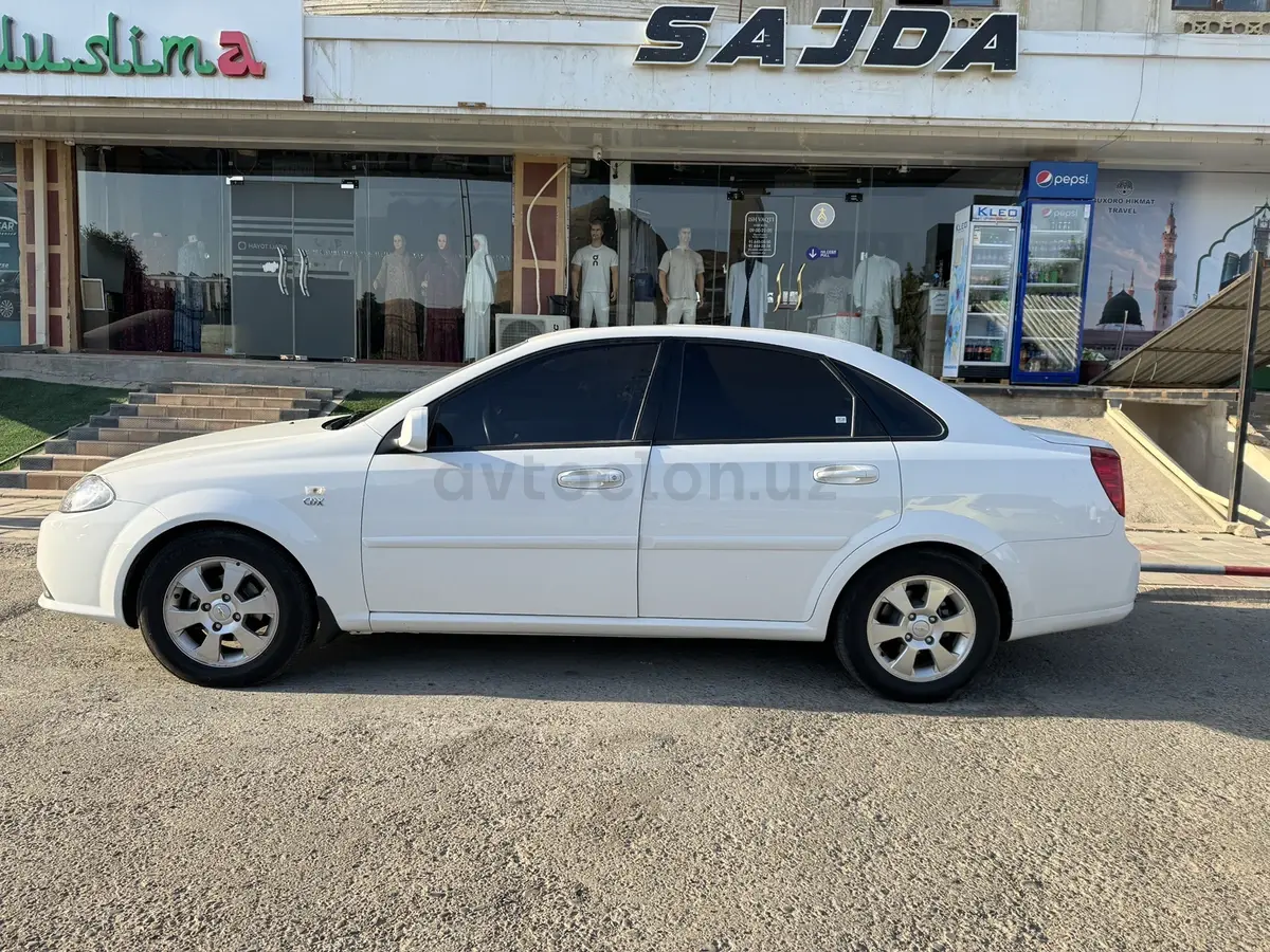 Chevrolet Gentra,  3 позиция