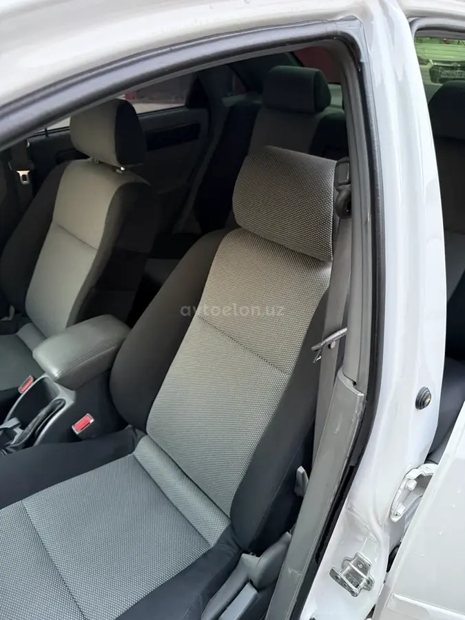 Chevrolet Gentra,  3 позиция