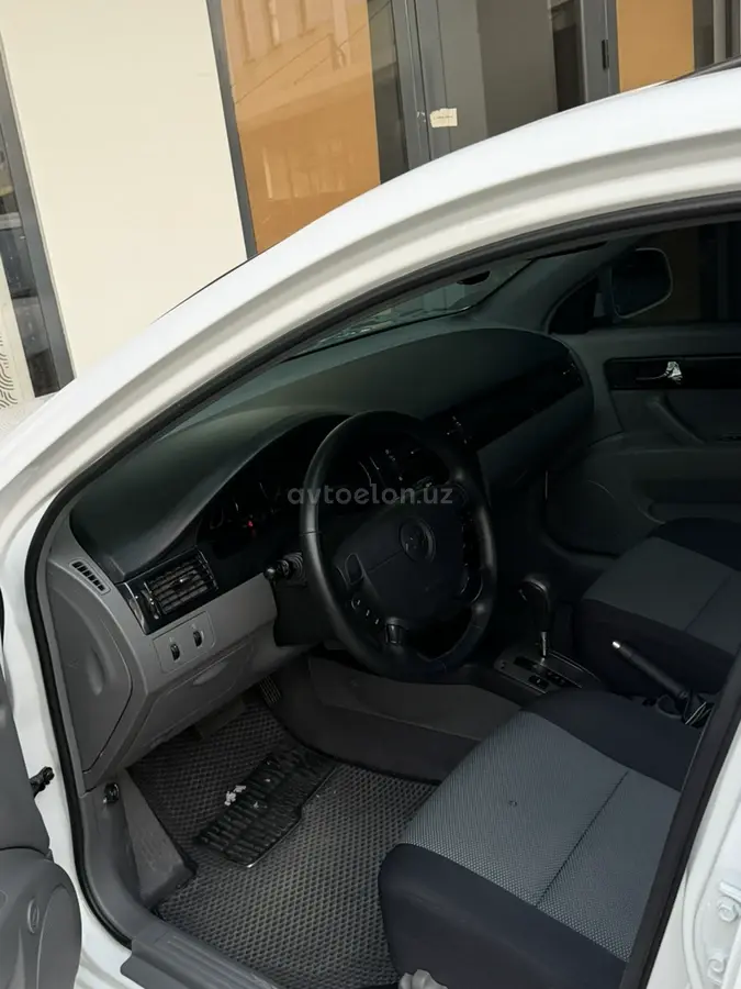 Chevrolet Gentra,  3 позиция