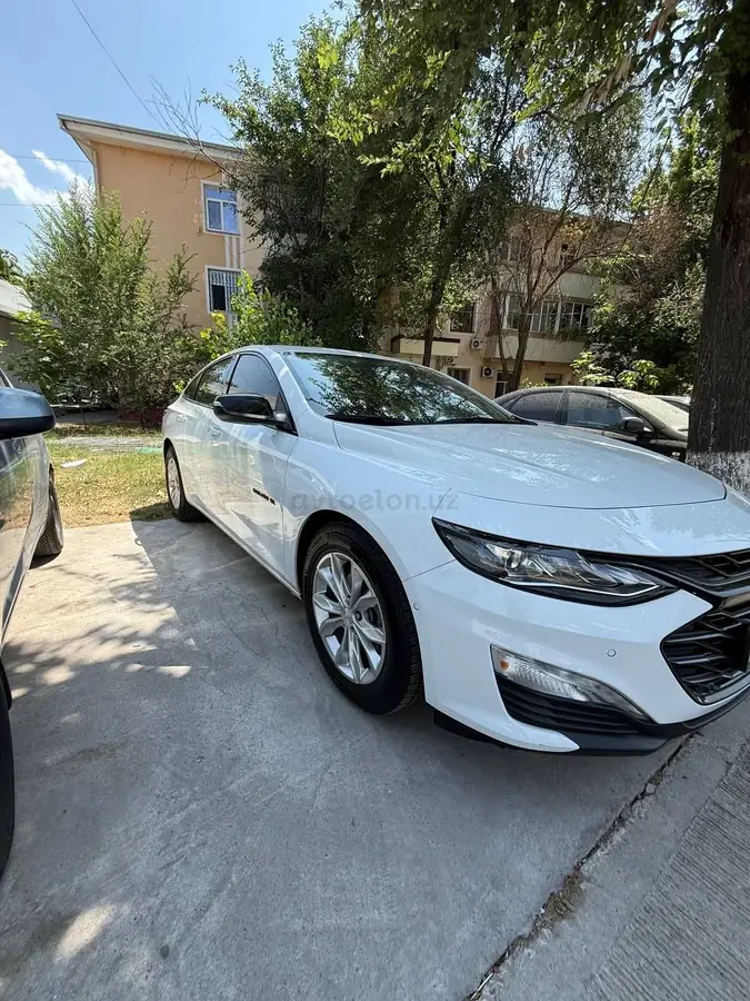 Chevrolet Malibu 2