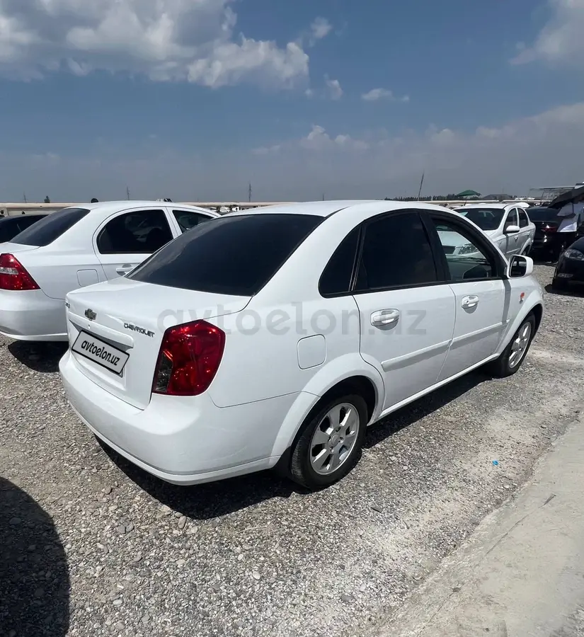 Chevrolet Gentra,  2 позиция