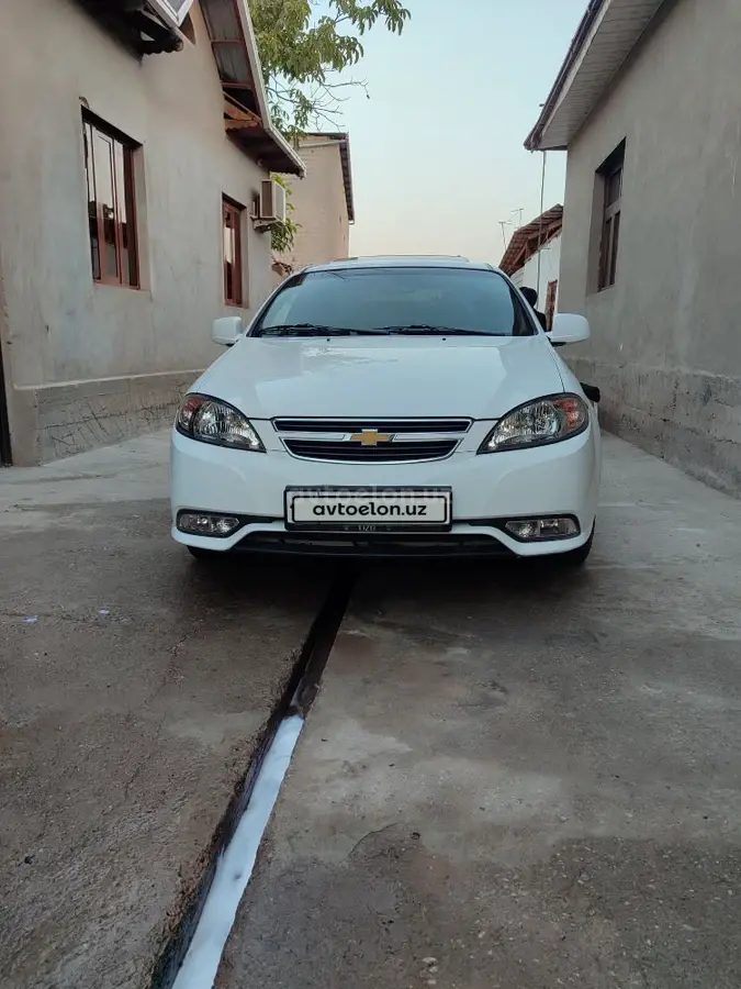 Chevrolet Gentra,  3 позиция