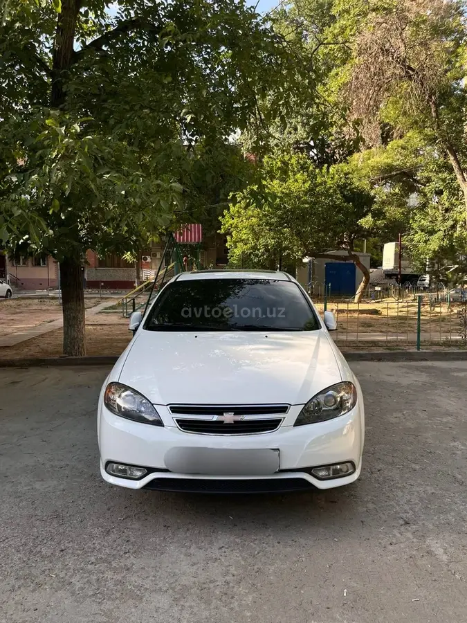 Chevrolet Gentra,  3 позиция