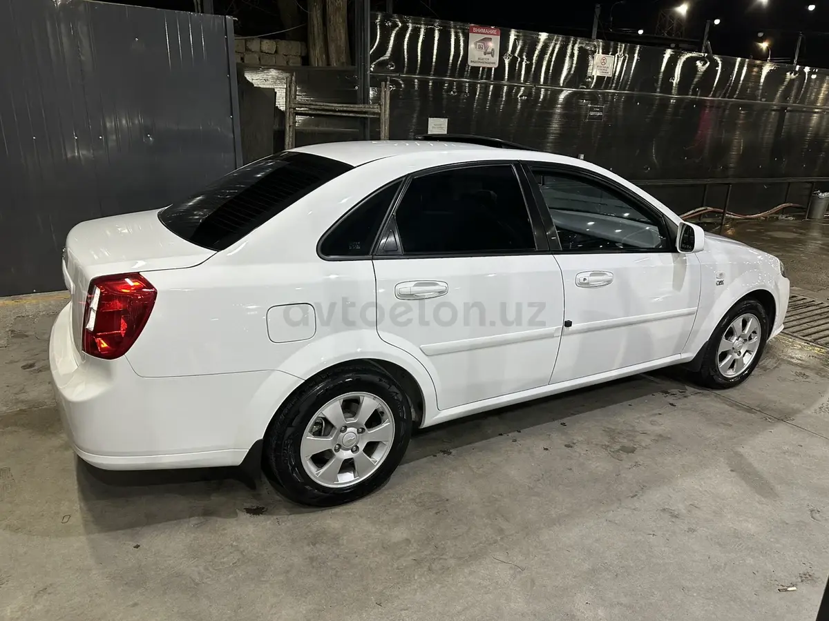 Chevrolet Gentra,  3 позиция