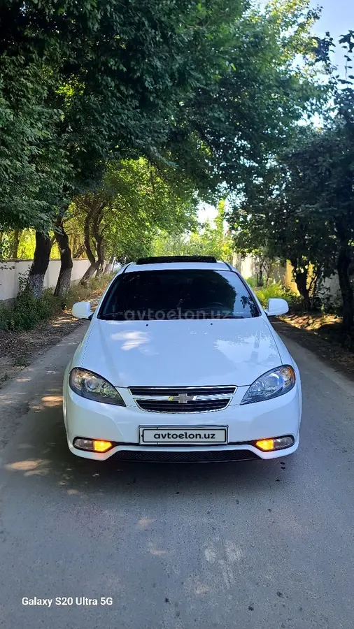 Chevrolet Gentra,  3 позиция