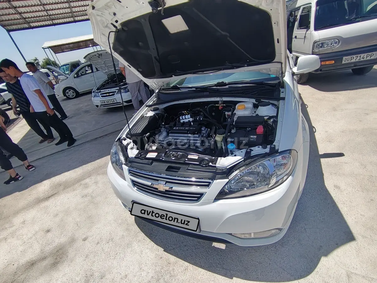 Chevrolet Gentra,  3 позиция