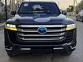 Мокрый асфальт Toyota Land Cruiser 2023 года, КПП Автомат, в Ташкент за 92 000 y.e. id7268961