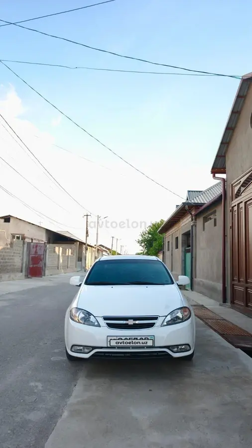 Chevrolet Gentra,  3 позиция
