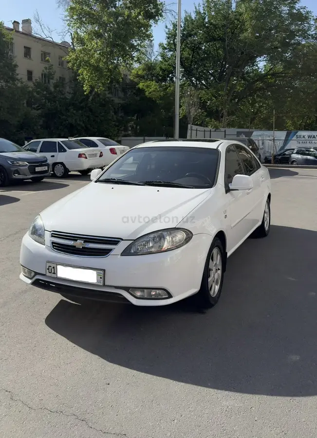 Chevrolet Gentra,  3 позиция