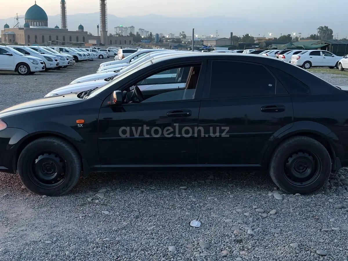 Chevrolet Gentra,  2 позиция