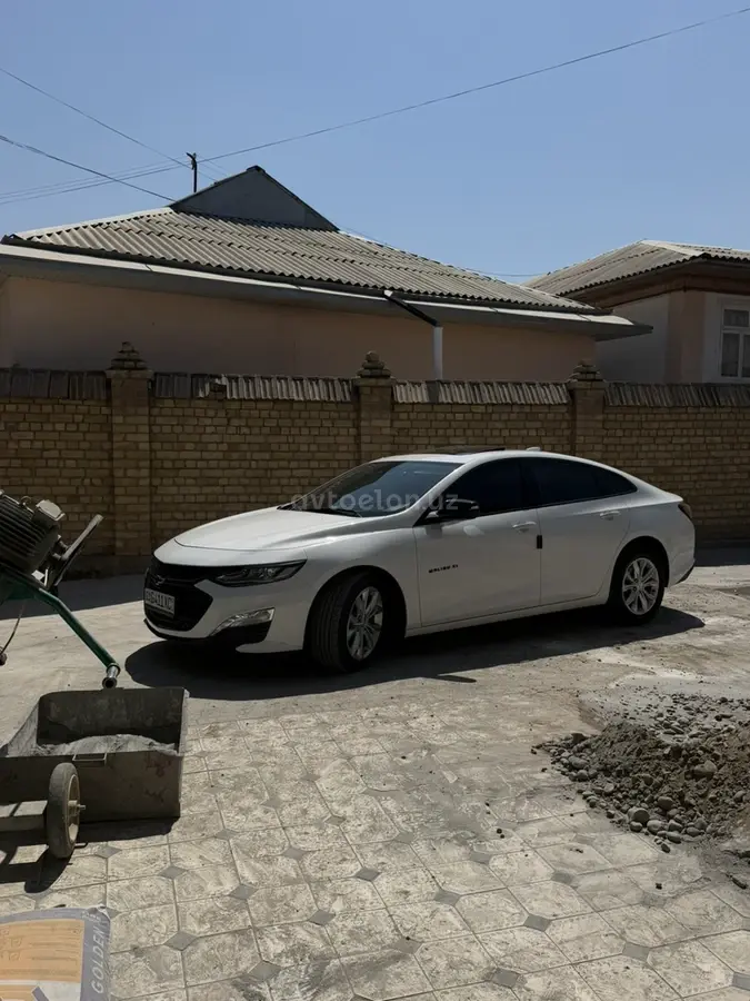 Chevrolet Malibu 2